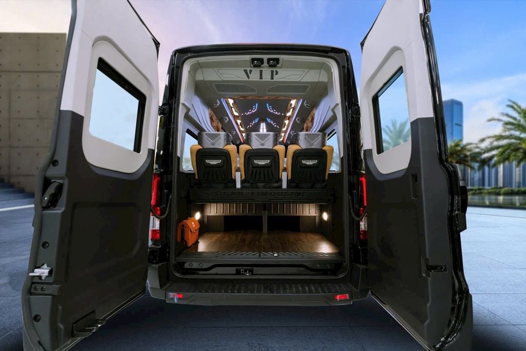 Khoang VIP limousine rộng rãi